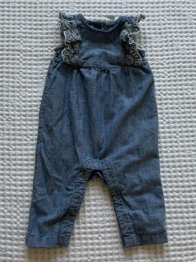 Baby Gap Girl’s Chambray Eyelet Ruffle Romper Blue Spring 2025 3-6 Months